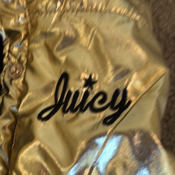 Juicy Couture shiny gold baby puffer vest - Picture 3 of 10